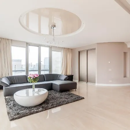 公寓 Exclusive With City View Terrace By Urban Rent